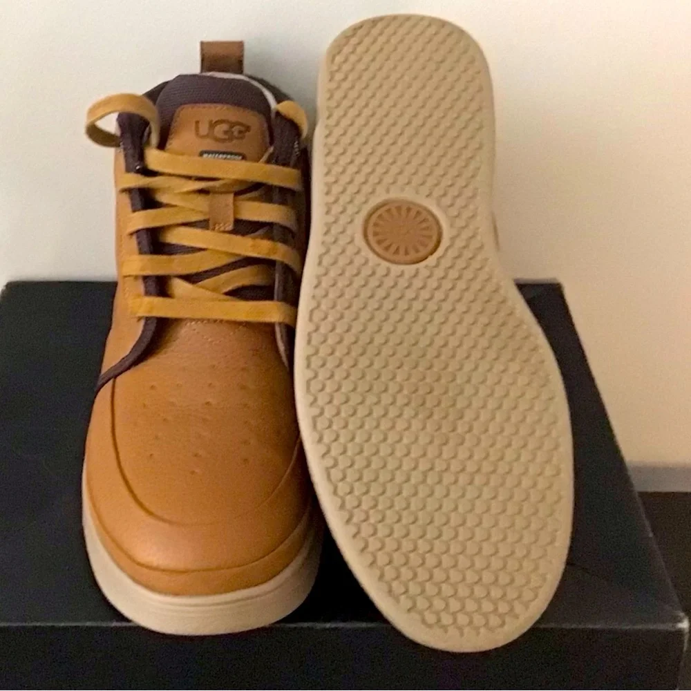 UGG CALI HYPERION Chukka Boots